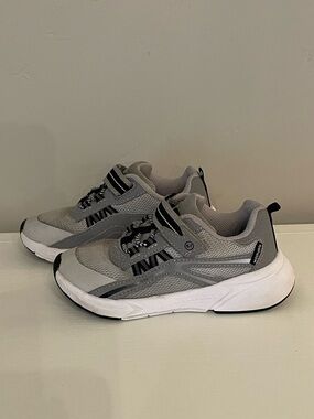 Kids Stride Rite Gray Athletic Sneakers 10.5 Wide